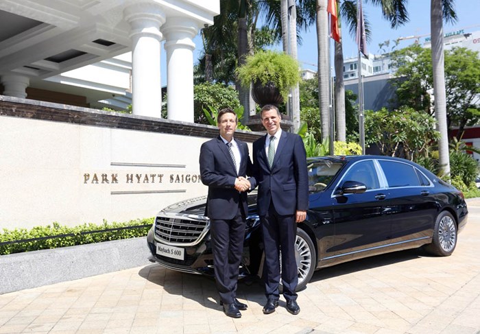 Khách sạn hạng sang Sài Gòn chọn Mercedes-Maybach S 600 đưu đón thượng khách