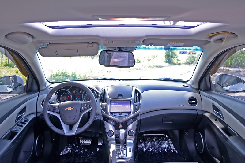 Ngắm vẻ đẹp của Chevrolet Cruze 2015: Nét cơ bắp đậm chất Mỹ