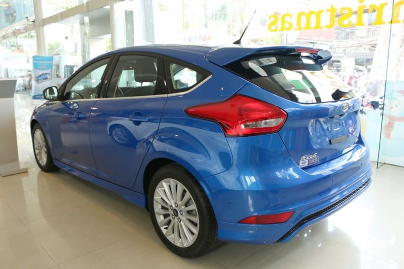 Ra mắt Ford Focus 2015 phiên bản sedan  Báo Dân trí