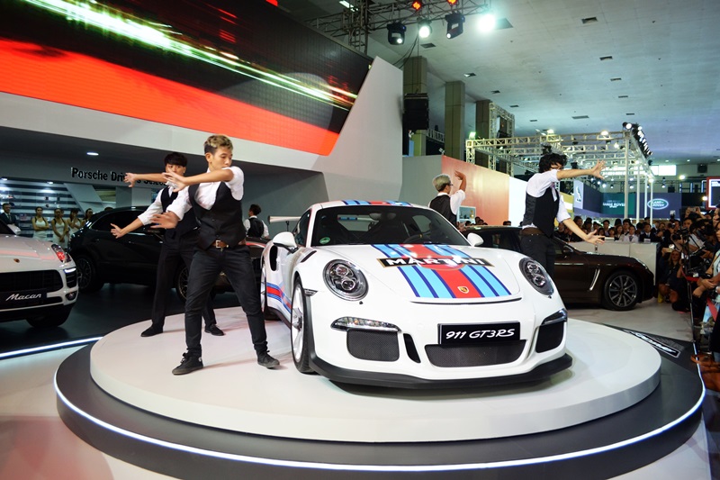 Chiêm ngưỡng Porsche 911 GT3 RS giá 11,4 tỷ đồng tại triển lãm VIMS 2015