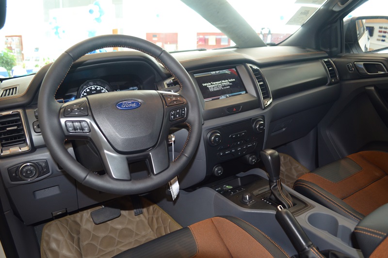 Vì sao khách hàng an tâm khi chọn Ford Ranger 2015?