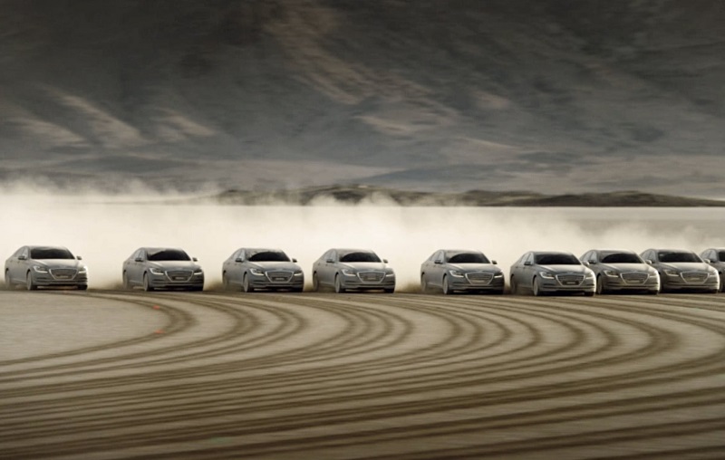Video quảng cáo của hãng xe nào hút người xem nhất năm 2015?
