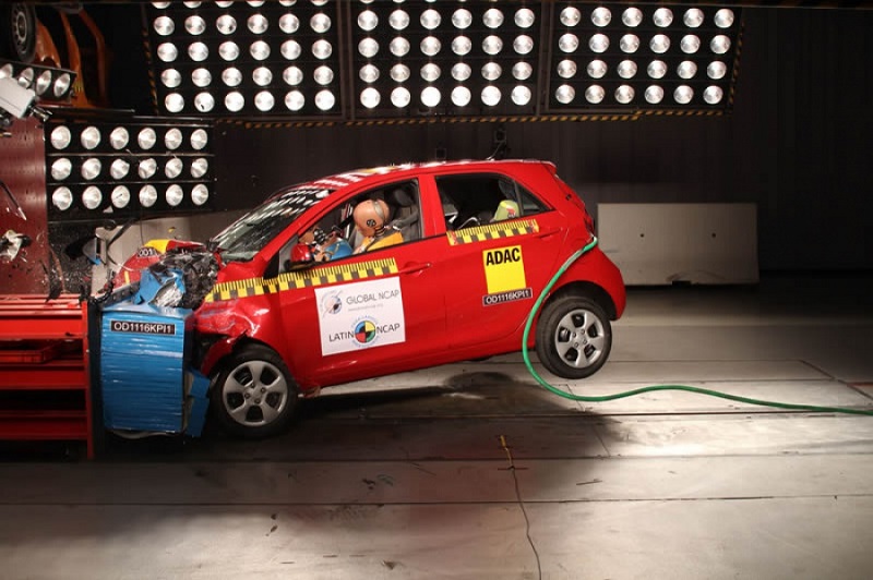 Xe cỡ nhỏ Kia Morning và Peugeot 208 an toàn đến mức nào?