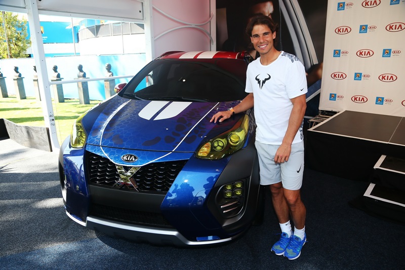 Tay vợt Rafael Nadal xuất hiện bên “xế lạ” Kia X-Car