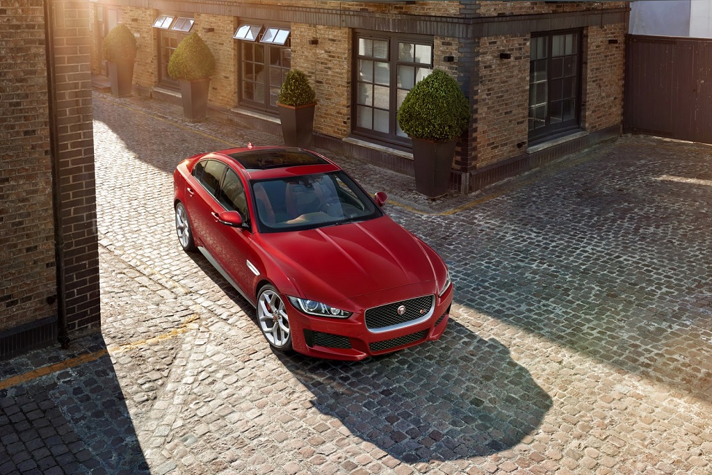 Jaguar XE đi vào sản xuất – câu trả lời đến BMW 3-Series