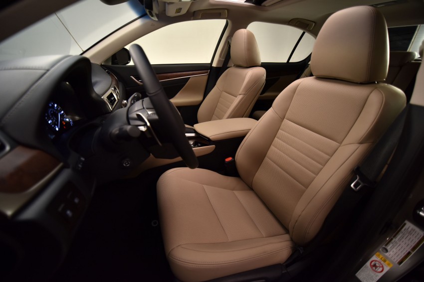 Lexus GS facelift 2016 ra mắt với phiên bản 200t mới