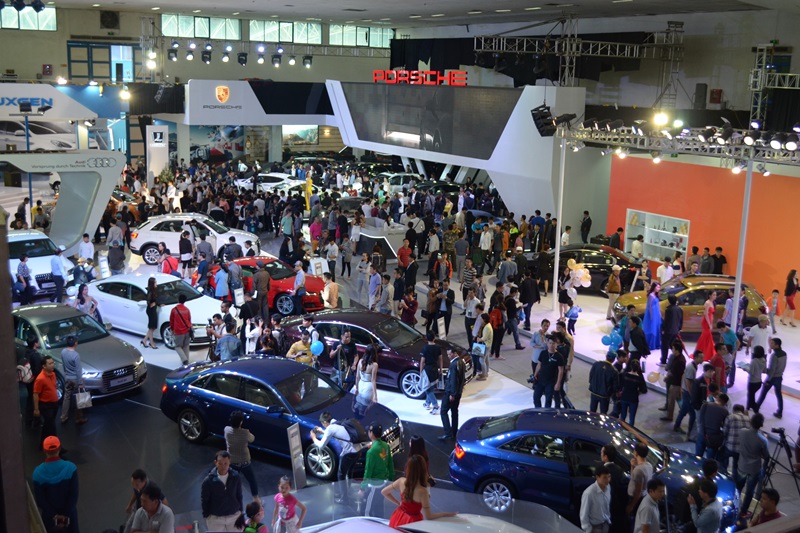 Mua xe chạy thuế - “Đặc sản” của thị trường ôtô Việt