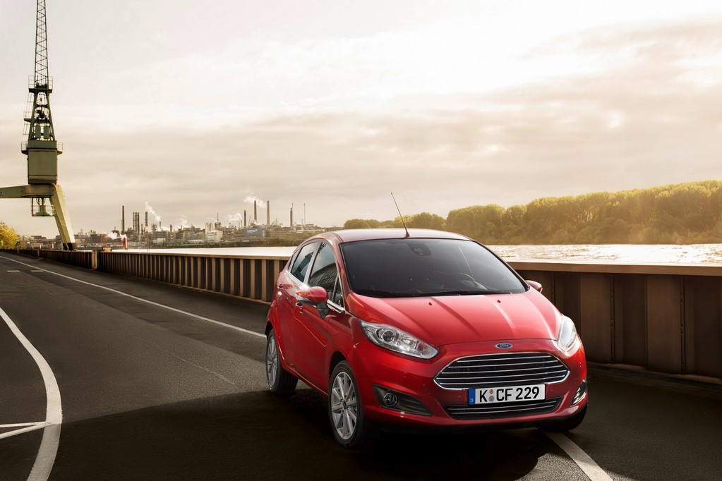 Ford Fiesta 2015 nâng cấp loạt trang bị mới