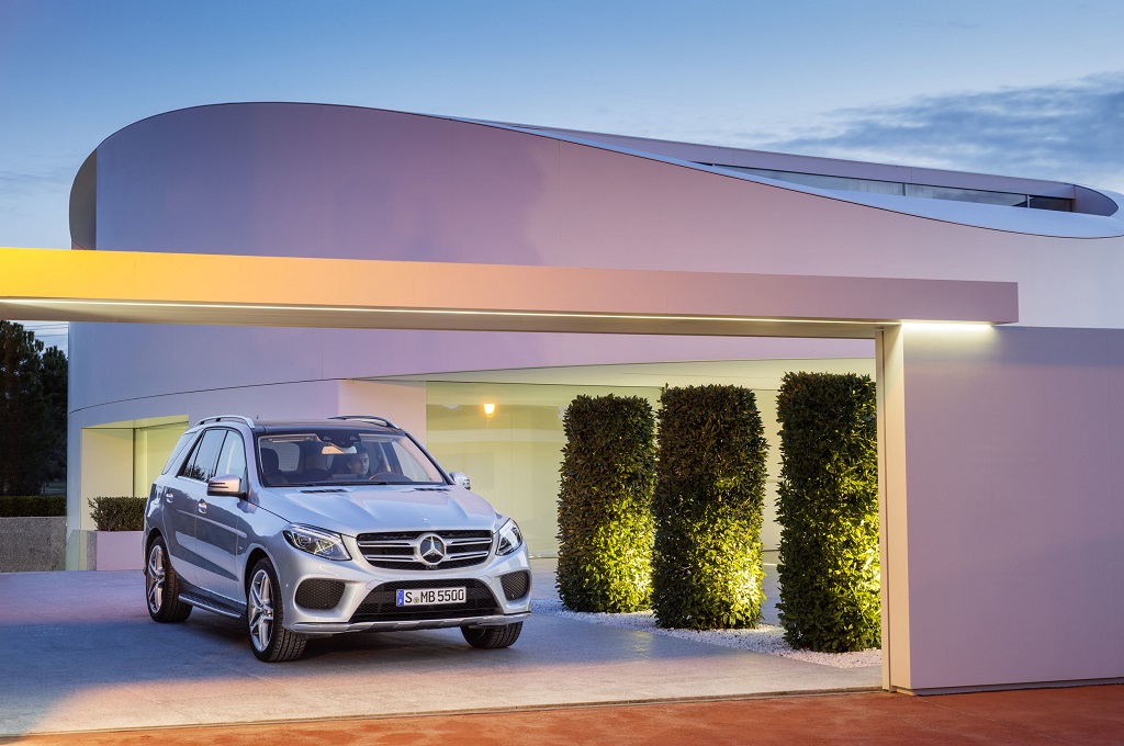 Mercedes-Benz GLE 2016 có giá bán từ 52.025 USD