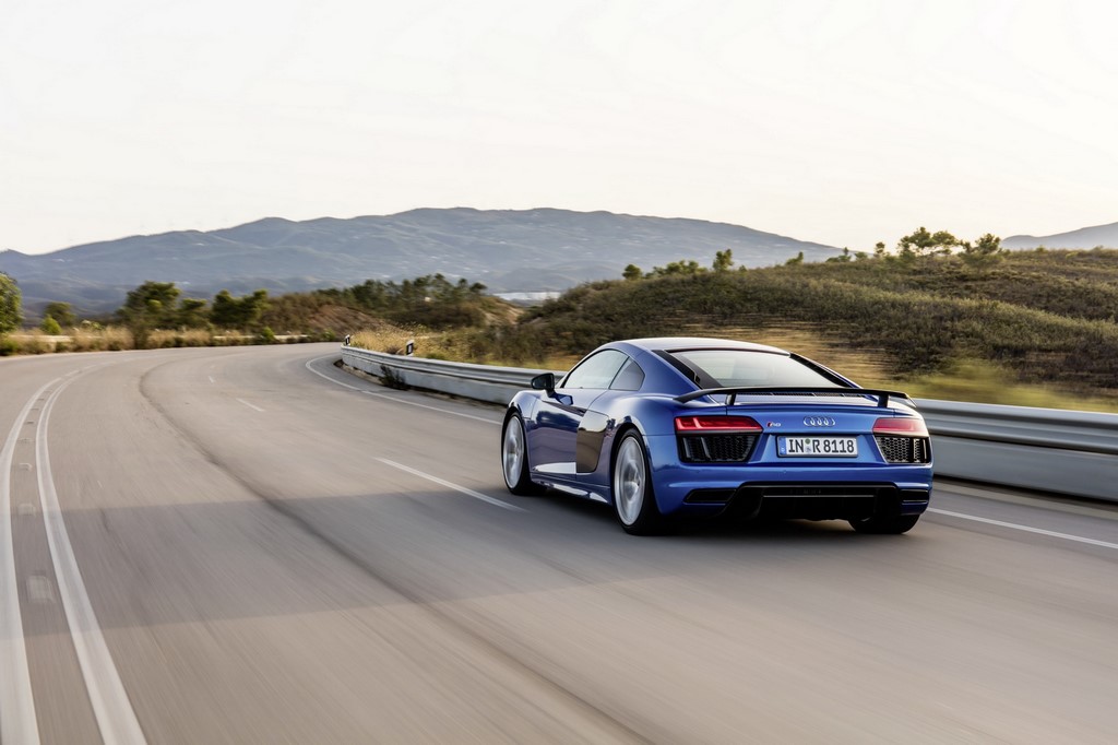 Chiêm ngưỡng vẻ đẹp của siêu xe Audi R8 V10 thế hệ mới