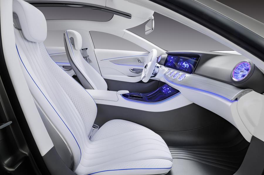 Concept xe điện của Mercedes-Benz và Porsche đồng loạt “hạ cánh” tại Frankfurt