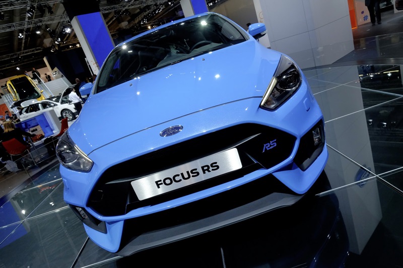 Chưa được lái thử, khách hàng Anh vẫn đổ tiền “tậu” Ford Focus RS 