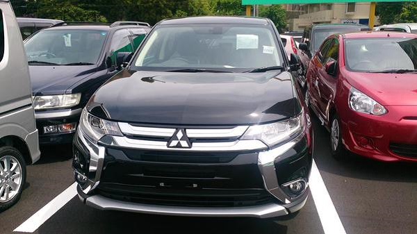 Lộ ảnh Mitsubishi Outlander PHEV Facelift 2016 tại quê nhà