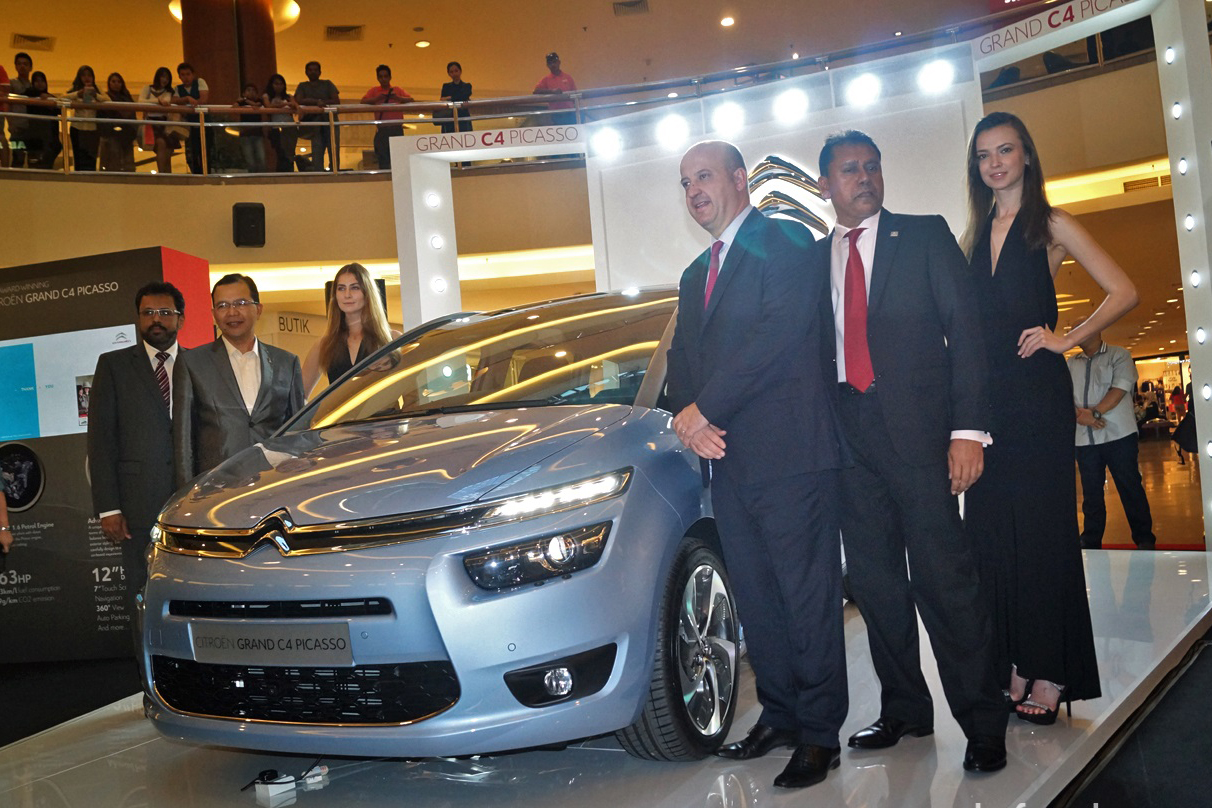 Xe gia đình 7 chỗ - Citroen Grand C4 Picasso ra mắt với giá 1,05 tỷ đồng