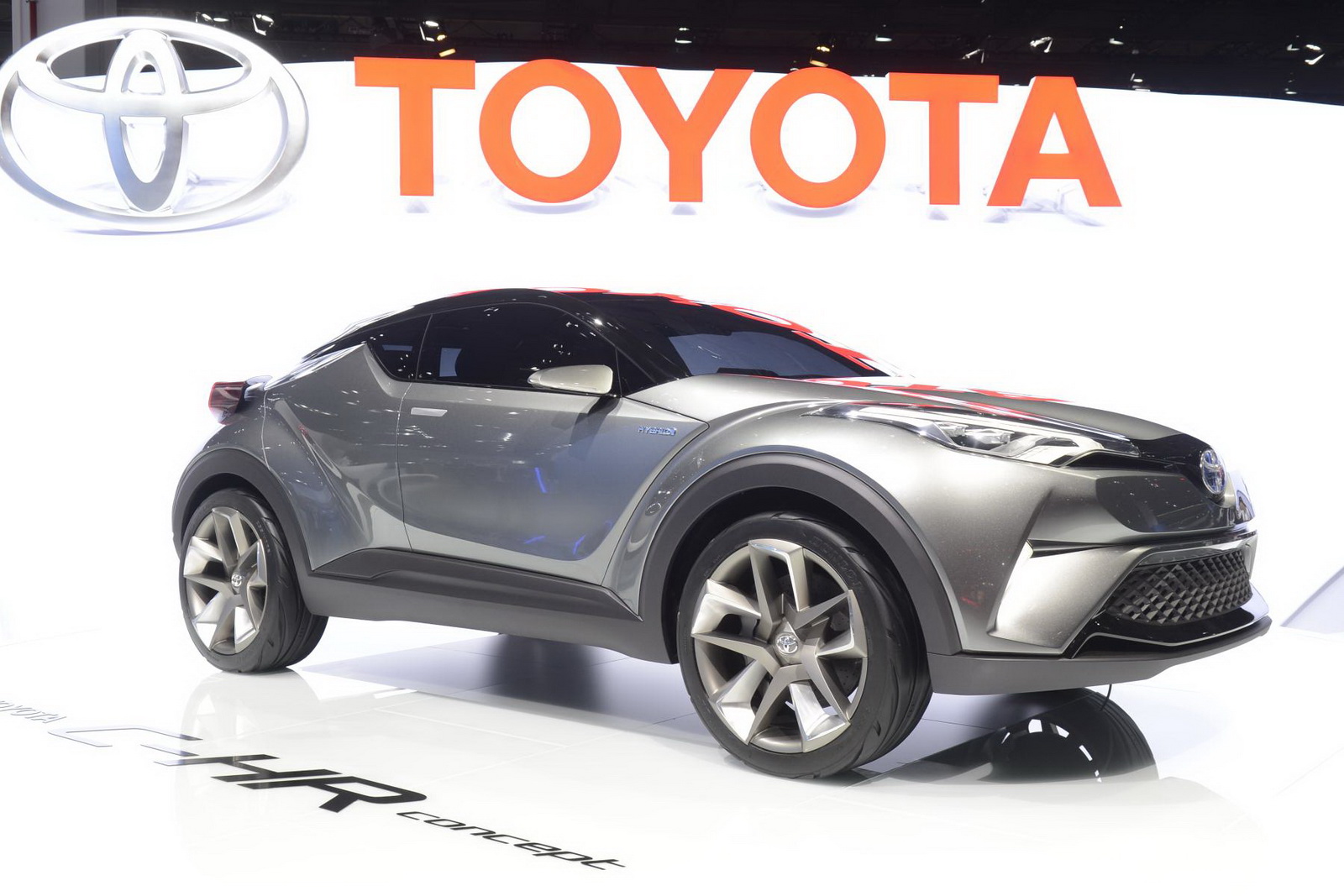 Crossover Toyota C-HR sẽ “hoàn toàn khác biệt”