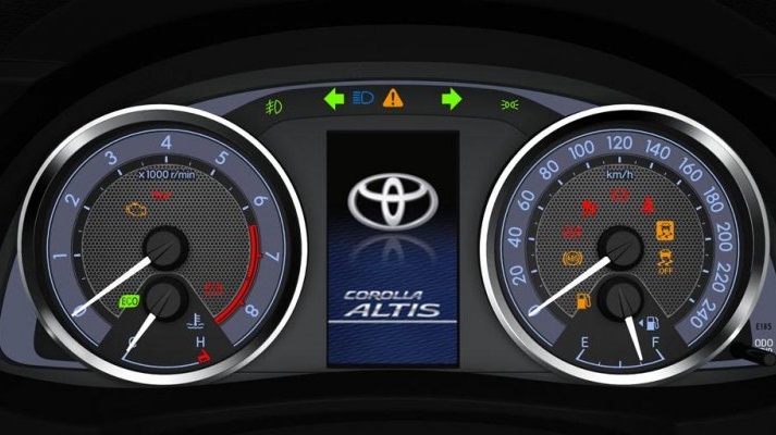 Toyota Việt Nam giới thiệu Corolla Altis bản cải tiến, giá từ 795 triệu đồng