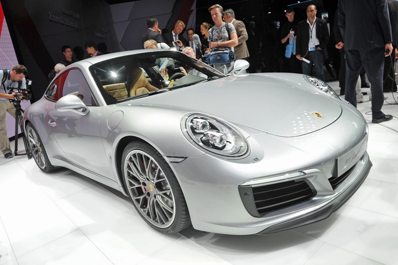 Porsche trình làng 911 Carrera với động cơ mới nhanh hơn, tiết kiệm hơn