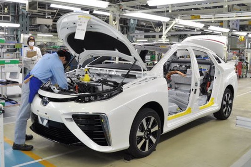 Toyota tạm ngưng sản xuất ô tô vì động đất