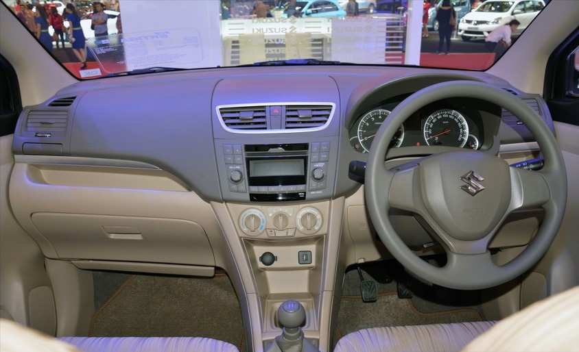 Suzuki Ertiga phiên bản nâng cấp 2015 chính thức trình làng