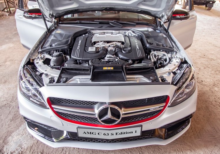Hé lộ “bộ đôi chiến mã” Mercedes-Benz sắp ra mắt tại VietNam Motor Show 2015