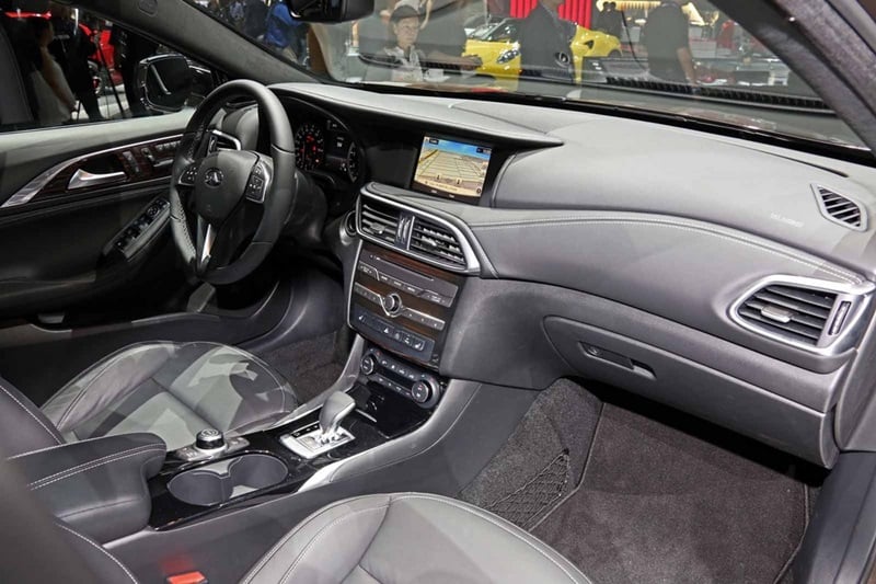 Ra mắt tại Mỹ, Infiniti QX30 thách thức Mercedes-Benz GLA