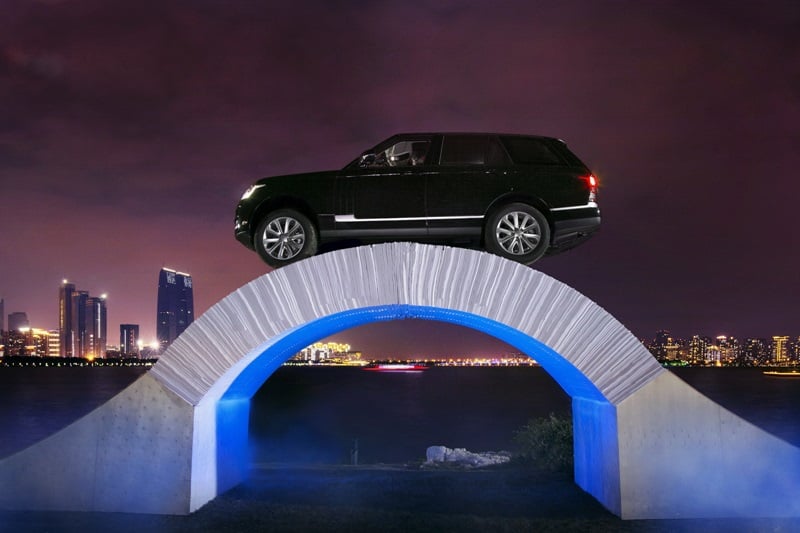 Range Rover vượt… cầu giấy, kỷ niệm sinh nhật lần thứ 45