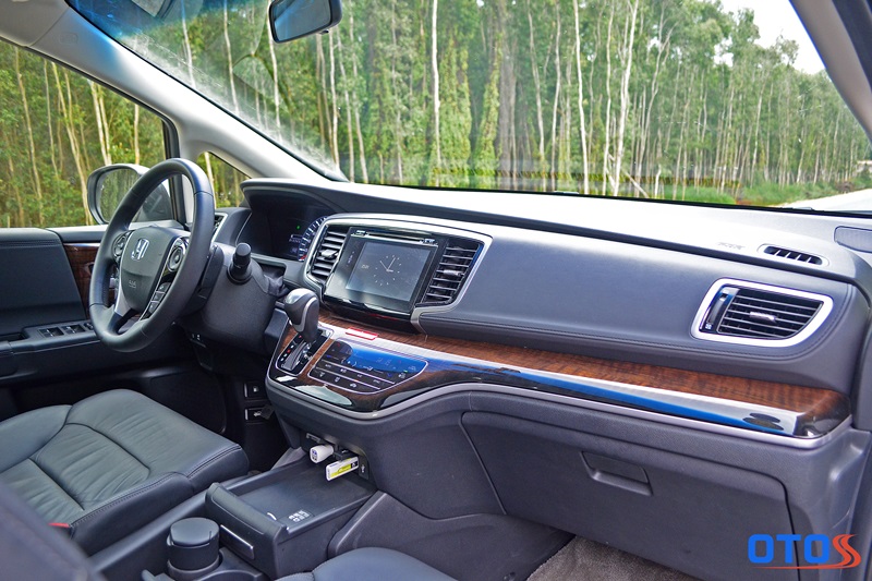 Đánh giá Honda Odyssey: Cảm giác lái mượt mà hòa đẳng cấp thương gia