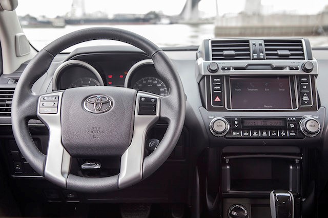 Toyota Land Cruiser Prado 2015 gia nhập thị trường Việt với giá 2,192 tỷ đồng