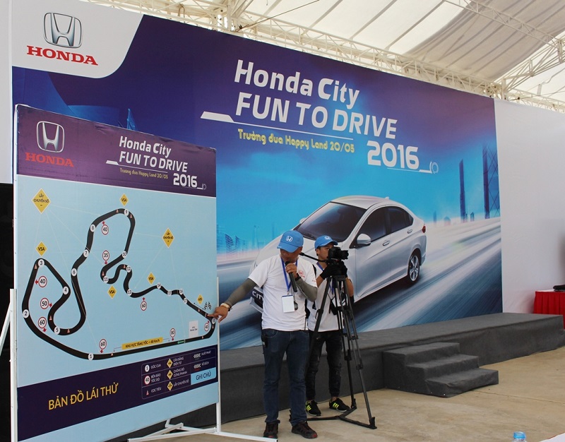 Trải nghiệm niềm vui cầm lái Honda City trên đường đua