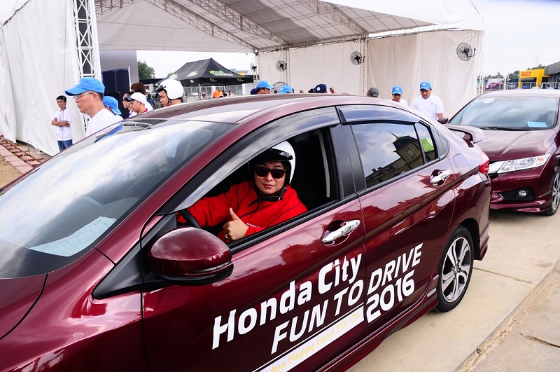 Trải nghiệm niềm vui cầm lái Honda City trên đường đua