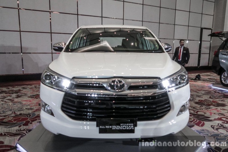 Vừa ra mắt, Toyota Innova 2016 đã bán “đắt như tôm tươi”