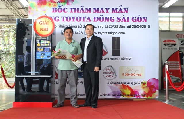 Toyota Đông Sài Gòn tổ chức rút thăm trúng thưởng cho khách hàng 