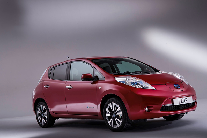 Nissan “khoe” dàn xe điện trước trận chung kết UEFA Champions League 2015