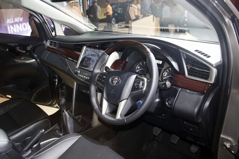 Toyota Innova 2016 đắt hàng, người mua phải chờ đợi 4 tháng