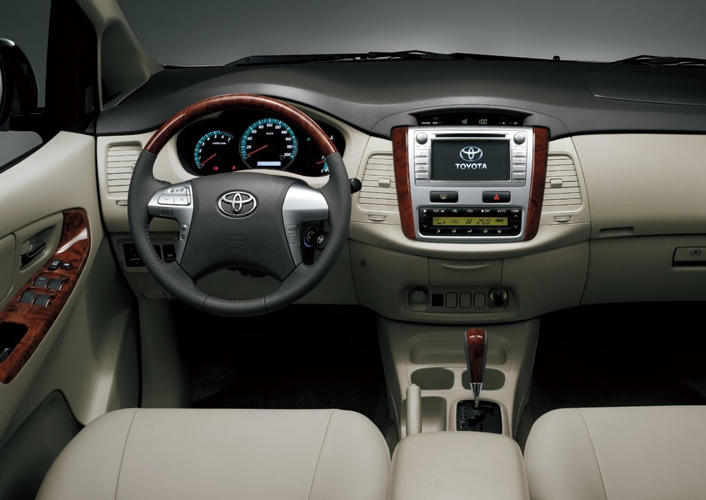 Đánh giá Toyota Innova 2012 - “Tốt gỗ hơn tốt nước sơn”