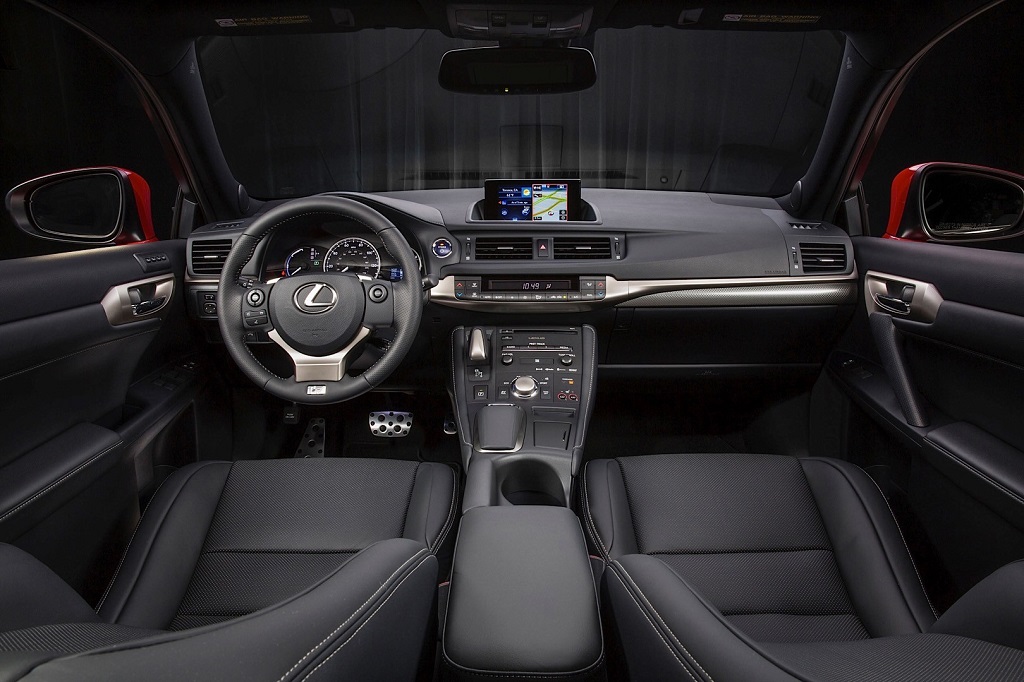 Lexus làm mới dòng xe SUV với công nghệ hiện đại