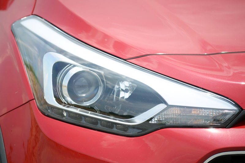 Cách sử dụng và bảo quản hệ thống đèn chiếu sáng trên ô tô – Kỳ II