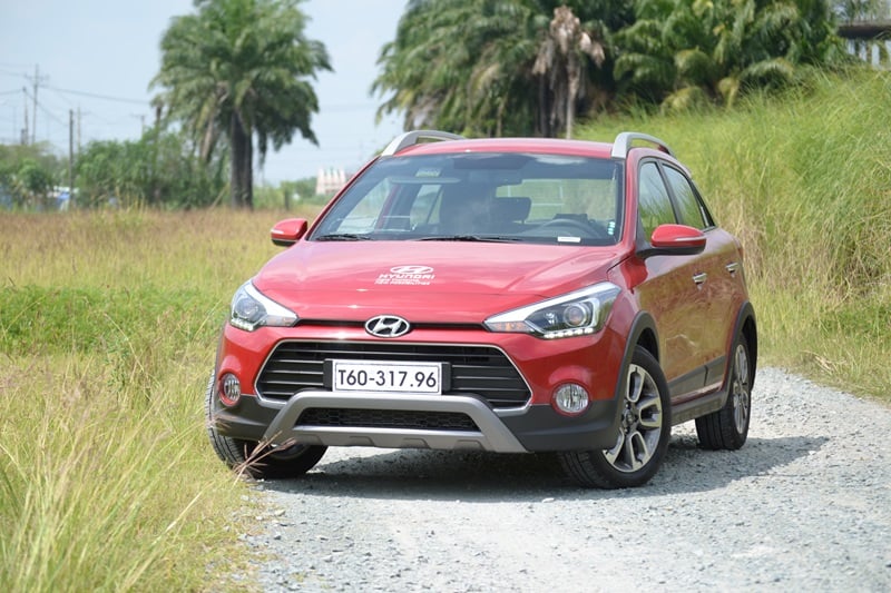 Những mẫu xe làm dậy sóng thị trường ô tô Việt năm 2015