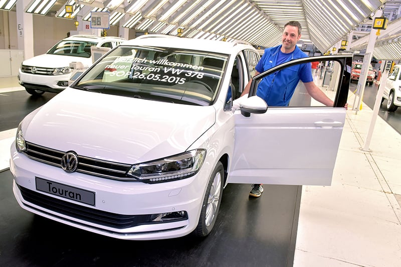 Chiếc Volkswagen Touran thế hệ mới đầu tiên chính thức xuất xưởng