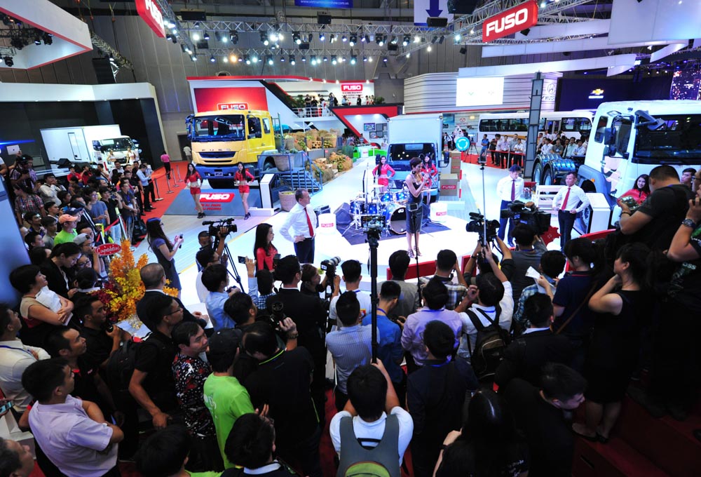 Video: Không gian phá cách của Fuso tại Vietnam Motor Show 2015