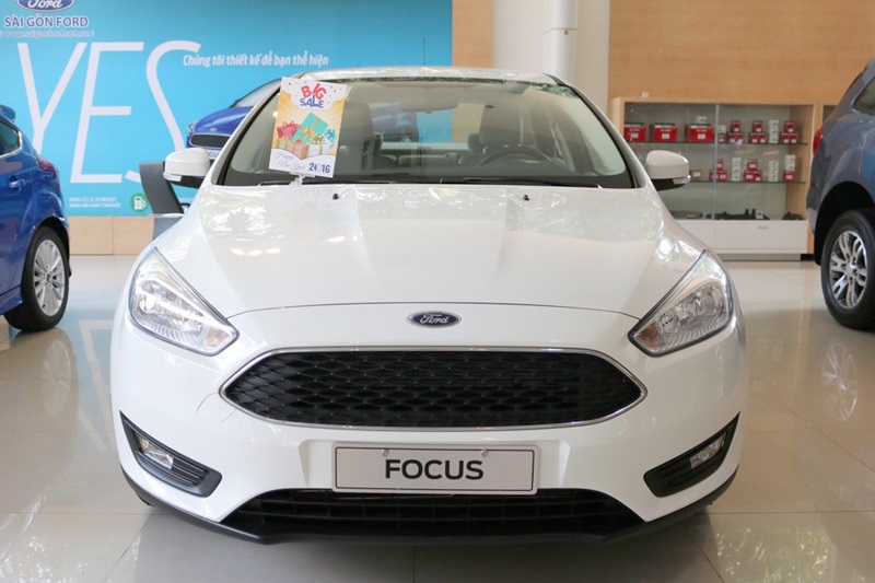 Lần đầu mua xe, nên mua Ford Focus hay Toyota Vios?