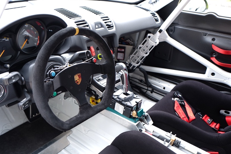 “Siêu phẩm” Porsche Cayman GT4 Clubsport bất ngờ xuất hiện tại Việt Nam