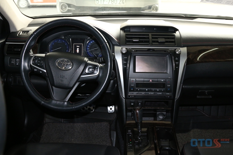 Toyota Camry 2.5Q 2015 chạy 50.000km được rao bán 1,1 tỷ đồng