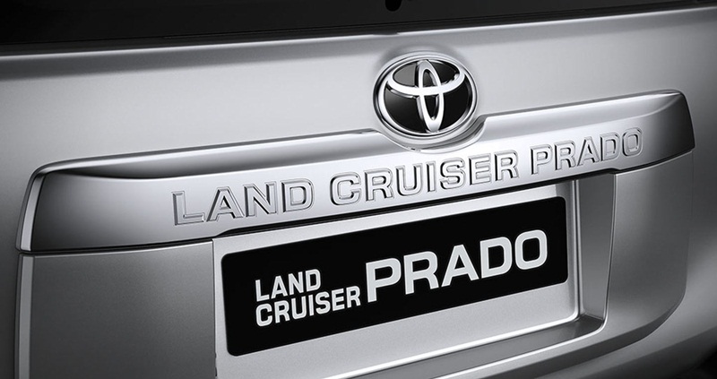 Cận cảnh Toyota Land Cruiser Prado 2017 giá hơn 2,2 tỷ đồng tại Việt Nam