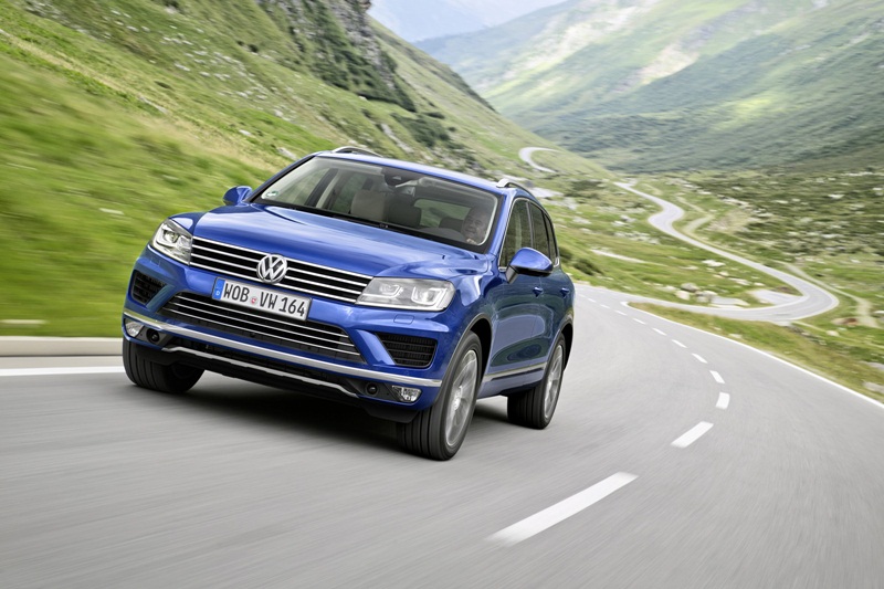 Volkswagen triệu hồi gần 60.000 xe Touareg và Atlas