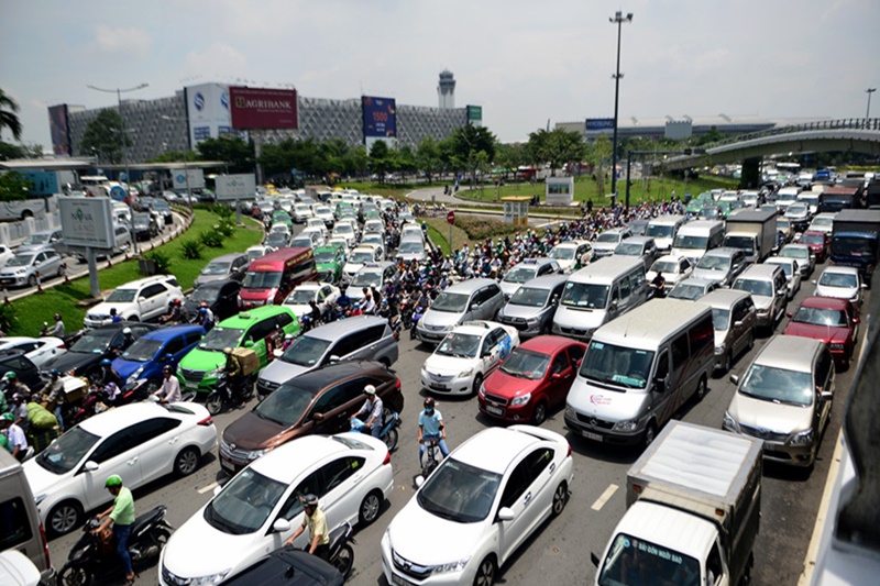 Tại sao người Việt khó sở hữu ô tô?