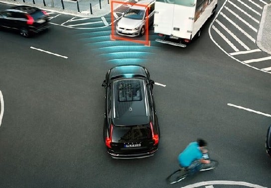 4 công nghệ an toàn nhất định phải có trên ô tô