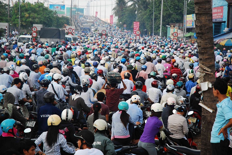 Nên làm gì để hạn chế tắc đường ở Việt Nam?