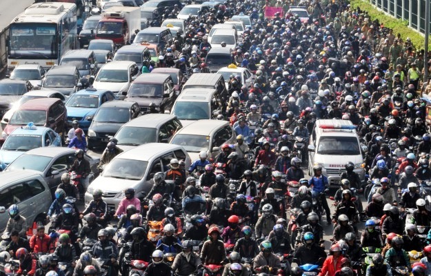 Việt Nam nhiều ôtô thì đường đâu mà đi