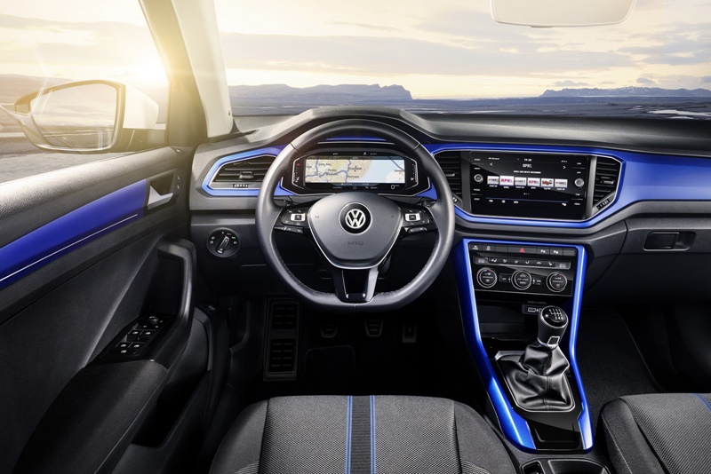 Volkswagen T-Roc bắt đầu nhận đơn đặt hàng, giá từ 617 triệu đồng